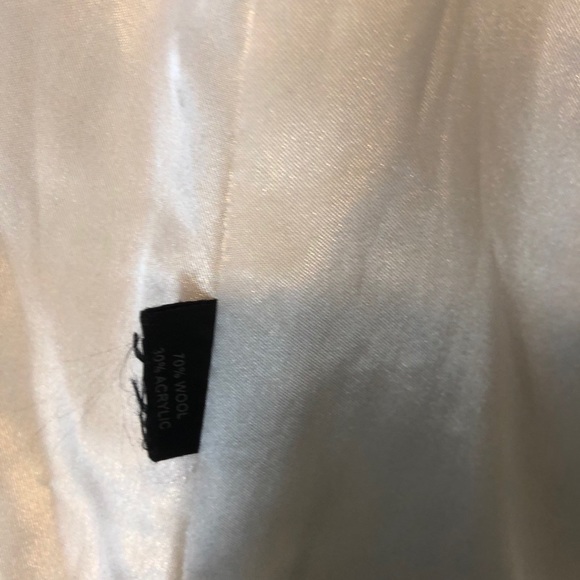 - Pre owned Burberry Cream Coat with Bell sl… - Picture 8 of 8